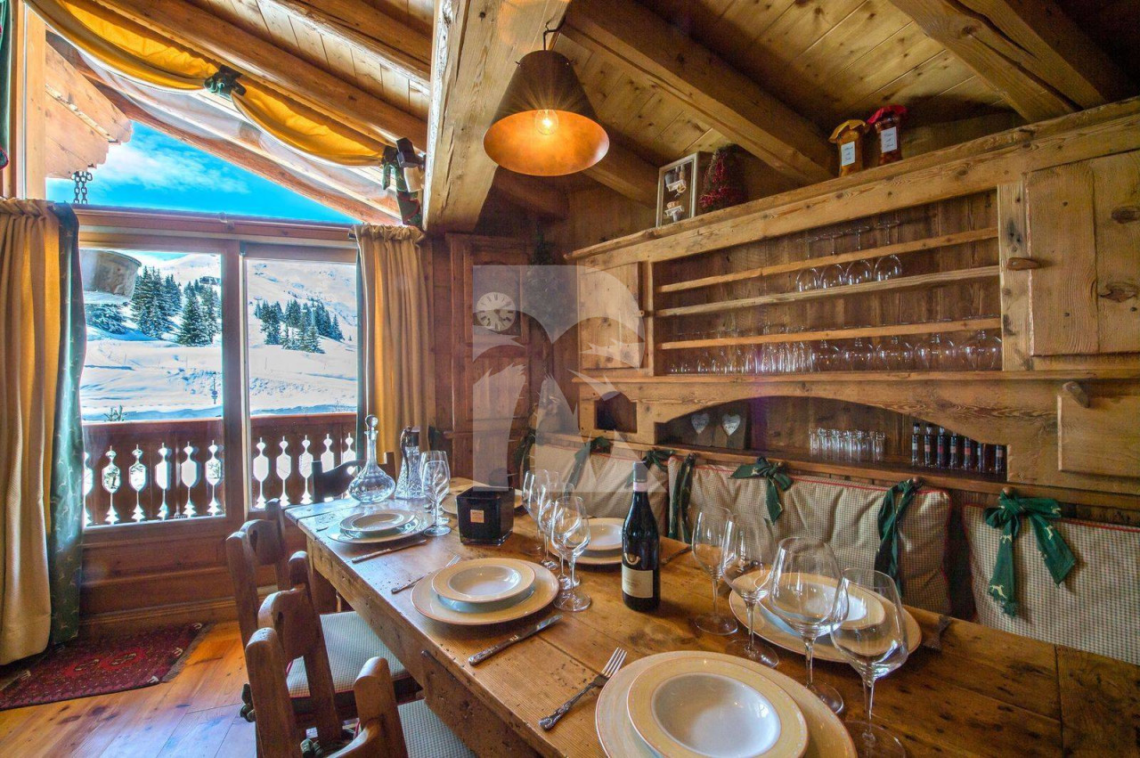 villa in Courchevel : This beautiful chalet full of character located in the Jardin Alpin in Courchevel - Photo 3