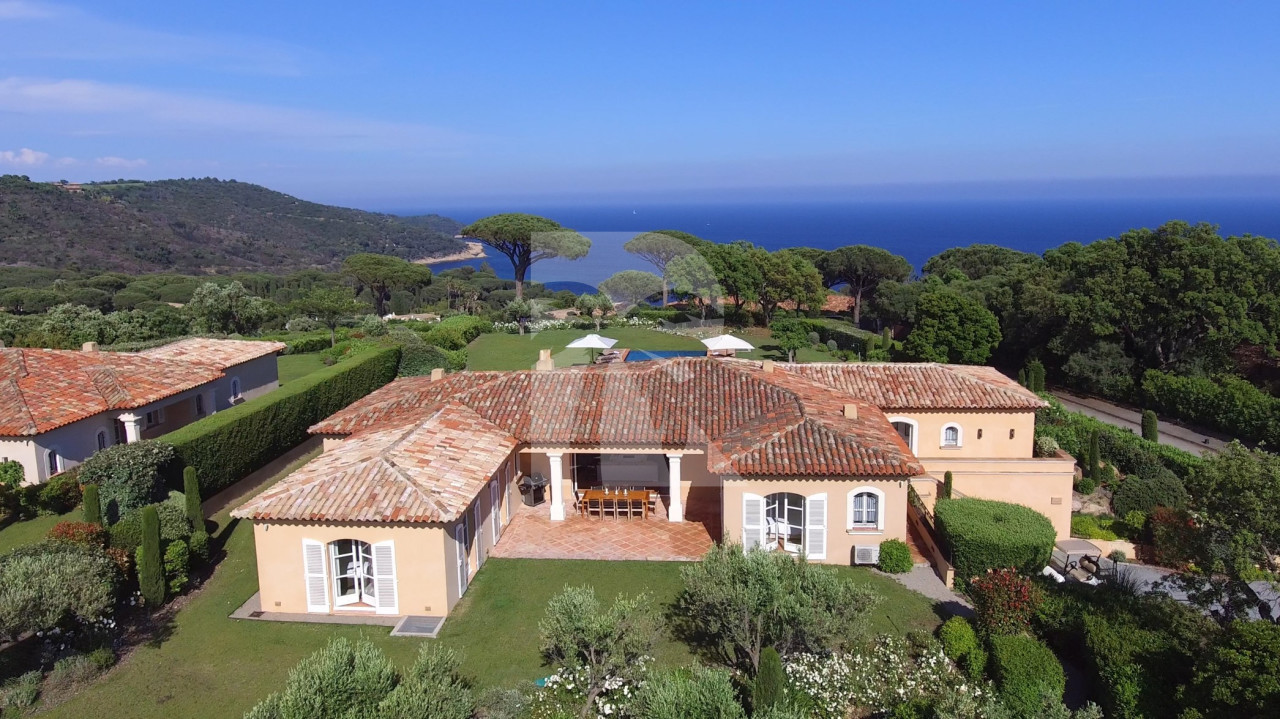 villa in St Tropez : Rent this gorgeous villa in a private and secured domain close to the Pampelonne Beaches and St Tropez lifestyle. - Photo 0