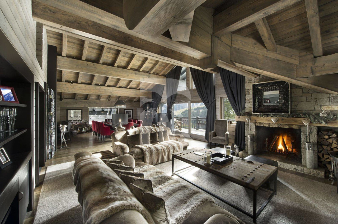 villa in Courchevel : Rent one of the most luxury chalet in Courchevel fully catered. - Photo 0