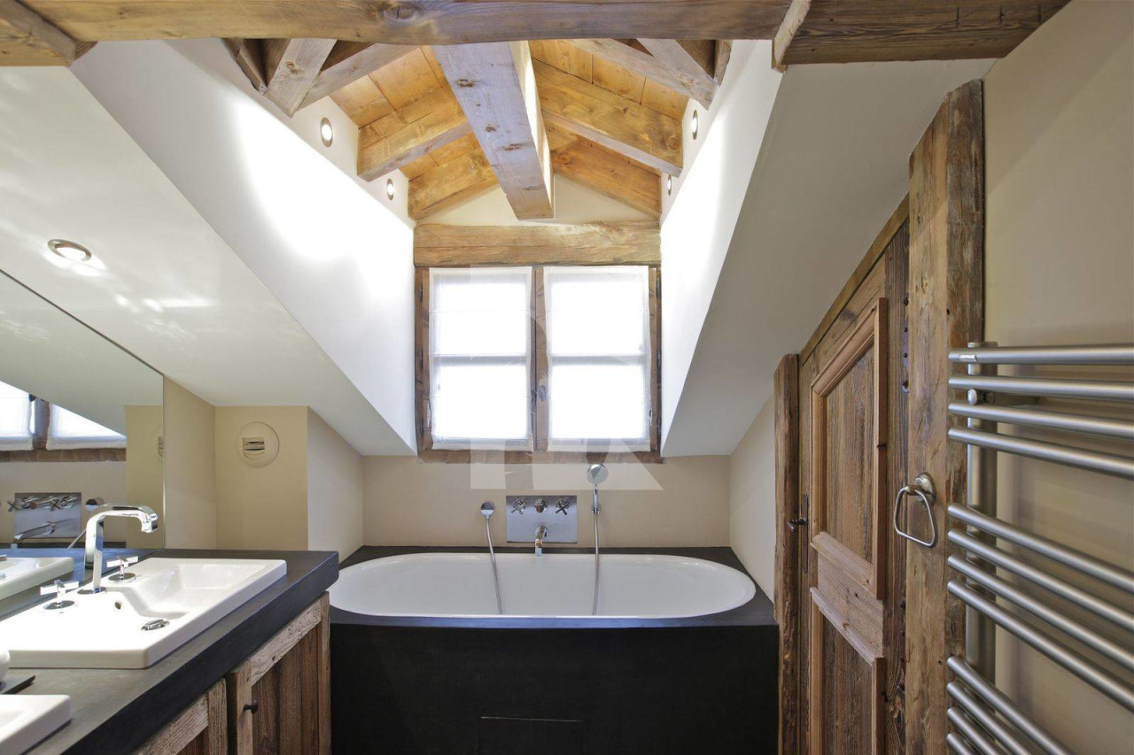 villa in Courchevel : Rent this authentic family Savoyard chalet in Les Chenus. - Photo 9