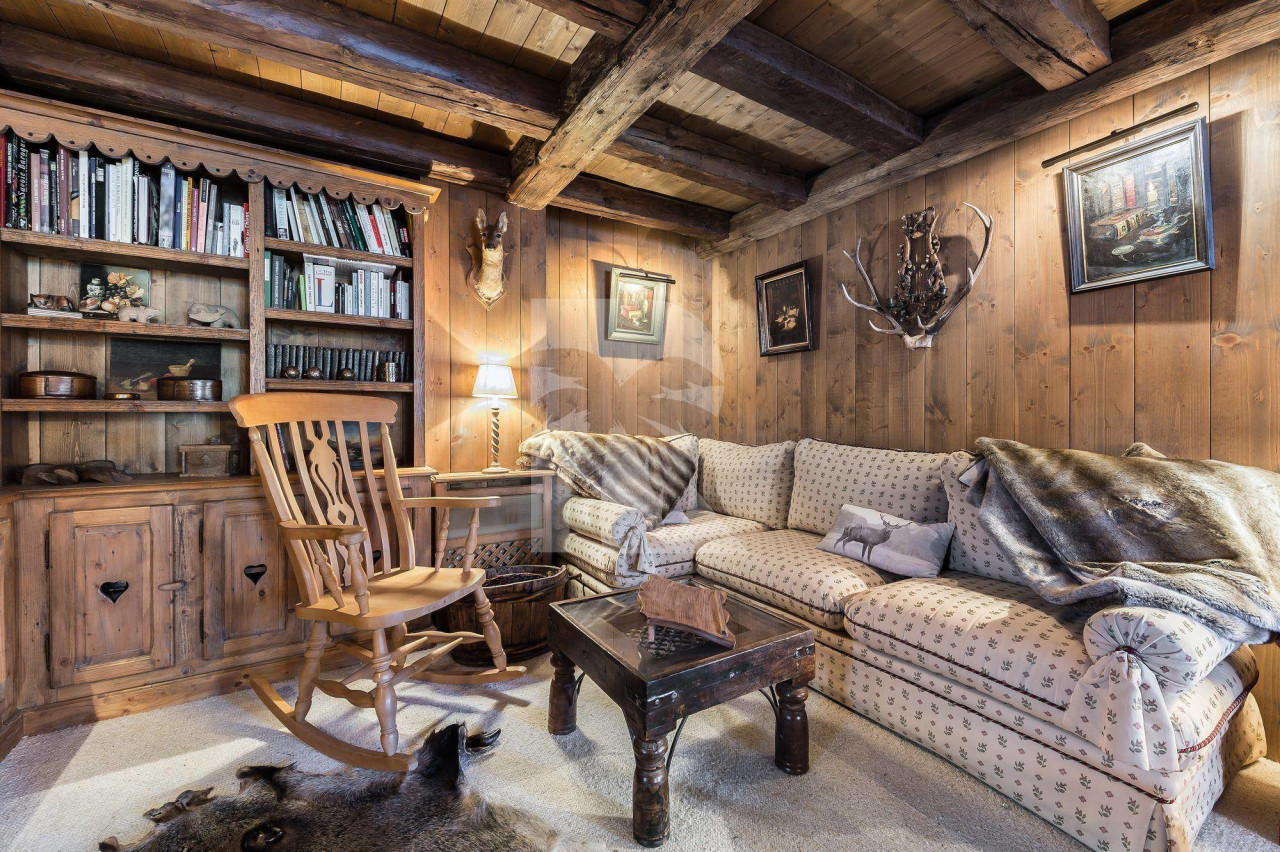 villa in Meribel : Rent this traditional and warm Savoyard chalet up to 14 guests in Musillon. - Photo 9