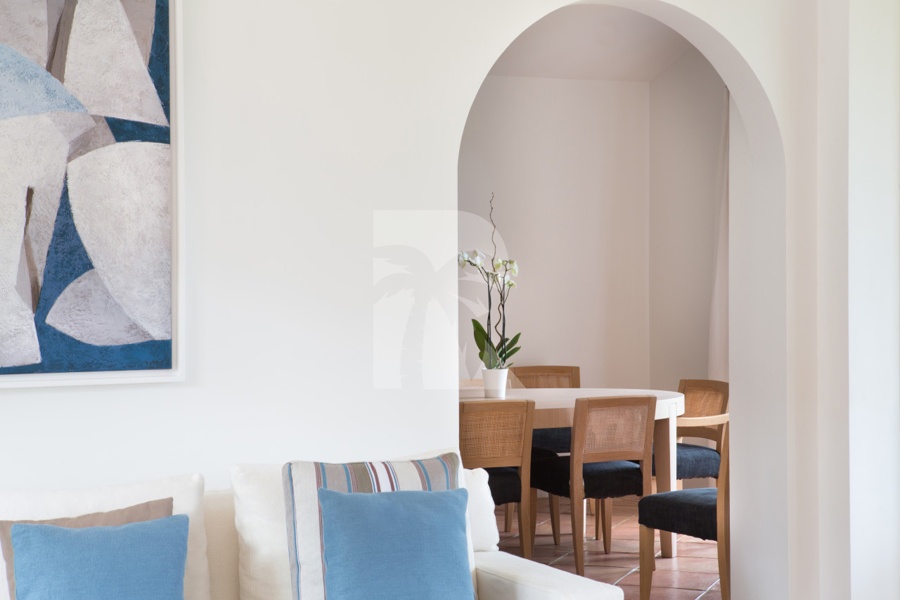villa in St Tropez : Rent this amazing property with a perfect location near Pampelonne beaches for 8 guests. - Photo 7