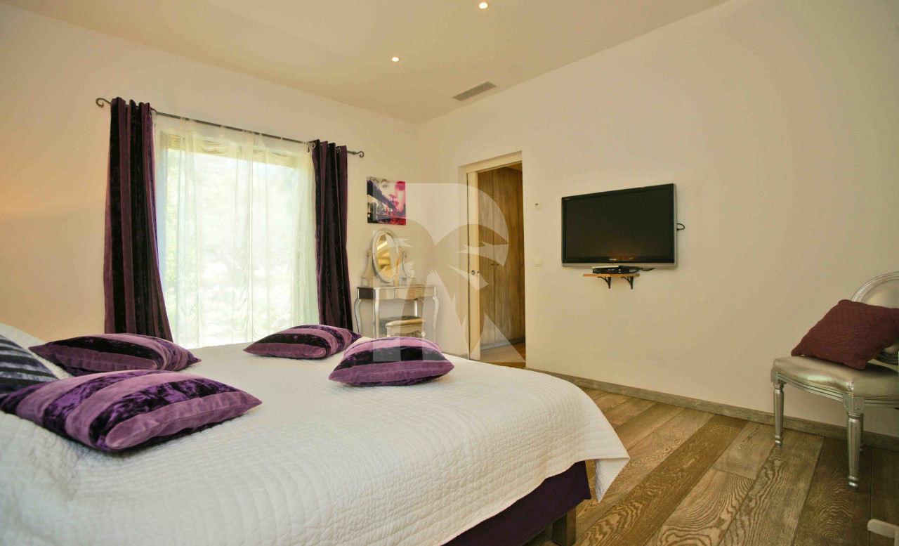 villa in Saint-Tropez : Rent provencal open-plan villa carefully decorated 3m walk from Pampellone’s best beaches - Photo 12