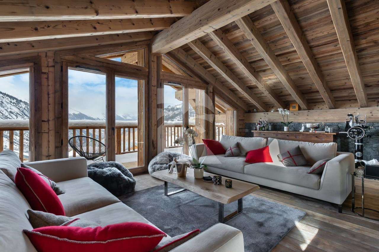 villa in St Martin de Belleville : Rent this modern and luxurious catered chalet with a lovely spa area in St Martin de Belleville. - Photo 2