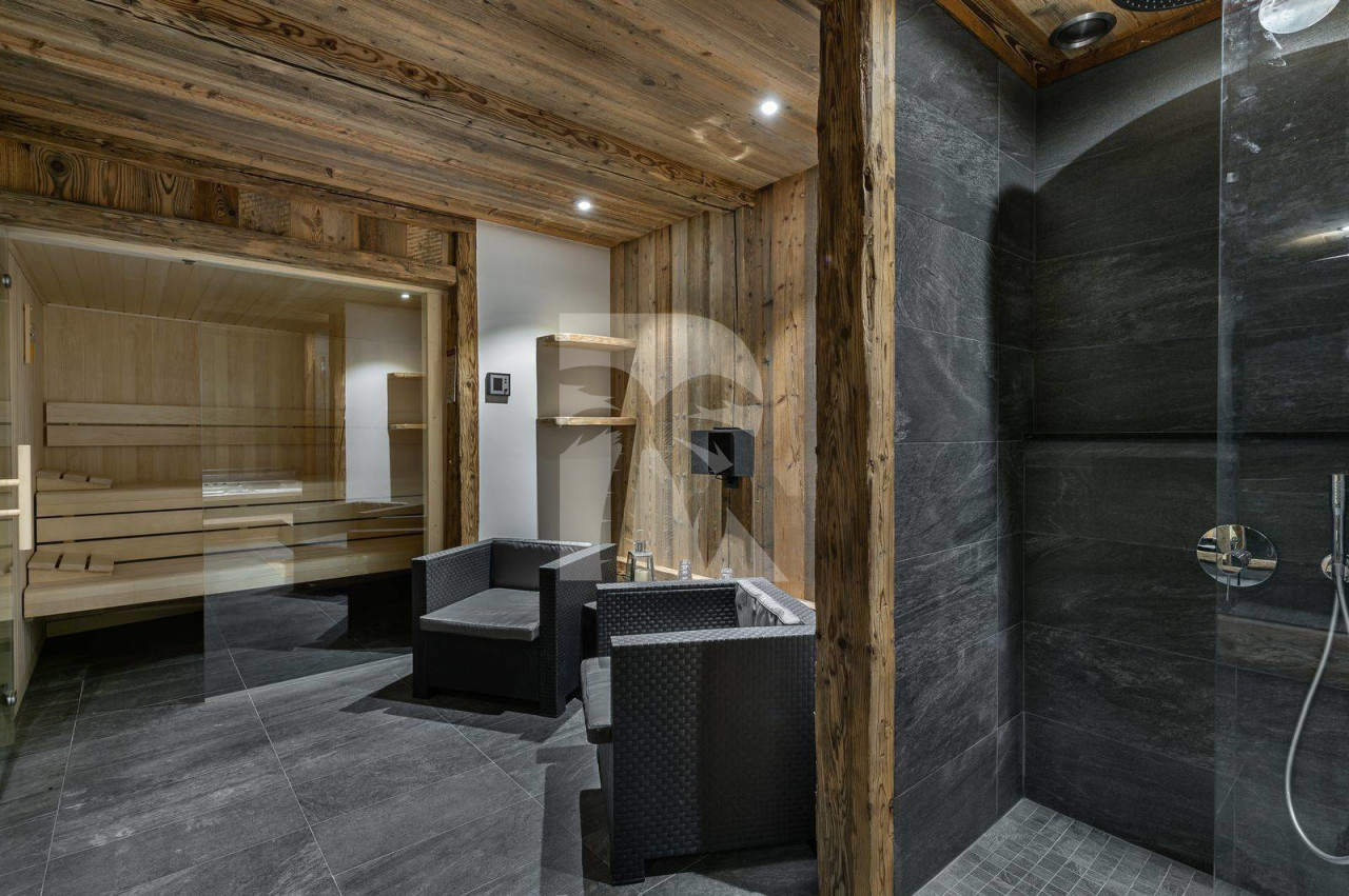 villa in Val d'Isere : Rent this 5 bedroom chalet located close to the slope in Le Fornet, Val d'Isère, with sauna and jacuzzi. - Photo 7