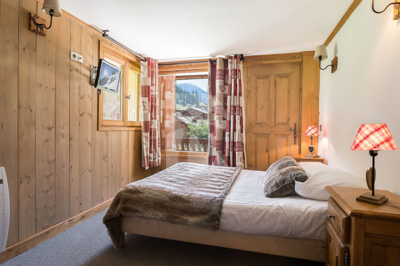 villa in Val d'Isere : Rent this chalet located right in the center of Val d'Isère and at only 150m from the slopes. - Photo 4