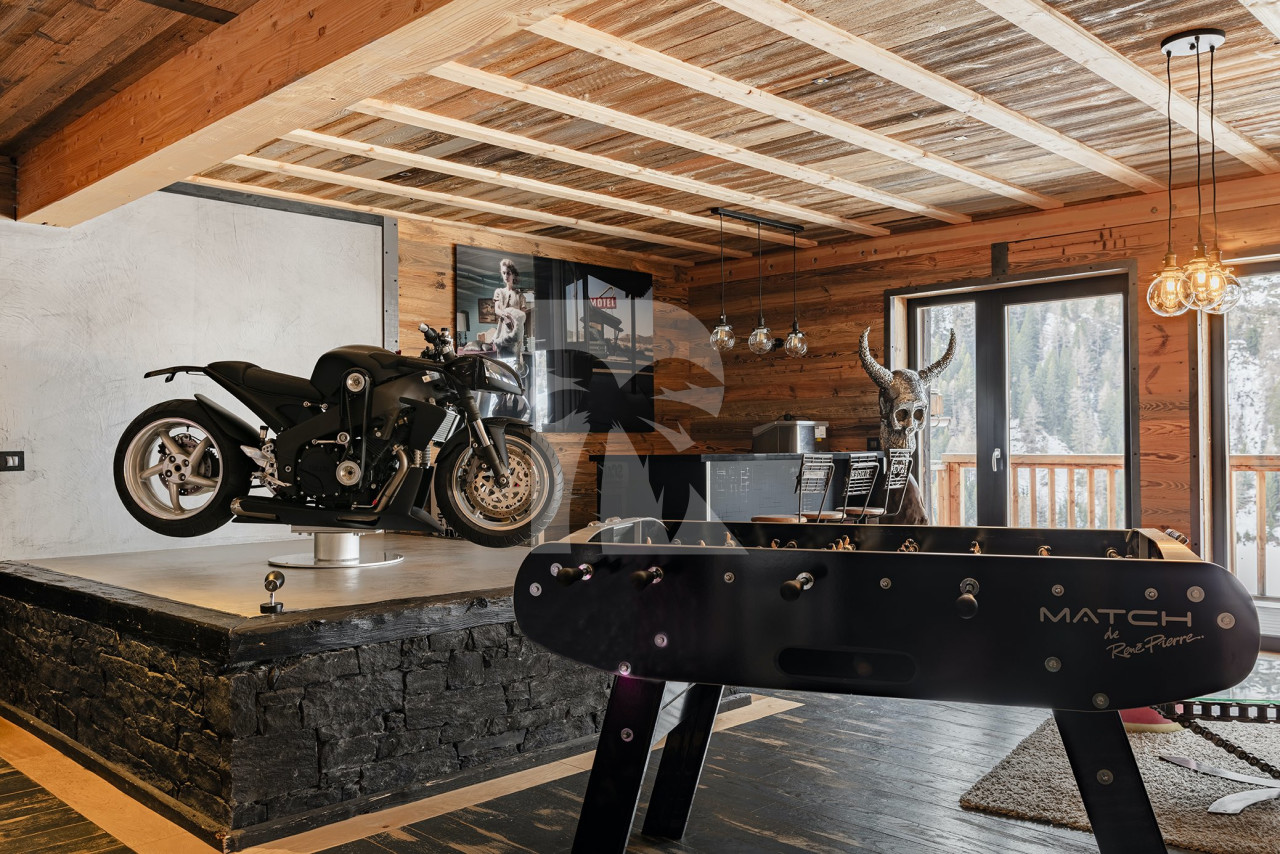 villa in Tignes : Rent this amazing 5 bedroom chalet in Tignes. - Photo 0