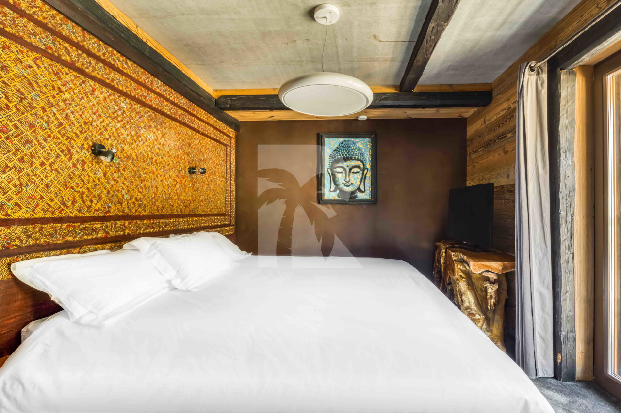 villa in Tignes : Rent this Indonesian decorated chalet walking distance to the lift in Tignes Brevieres - Photo 7