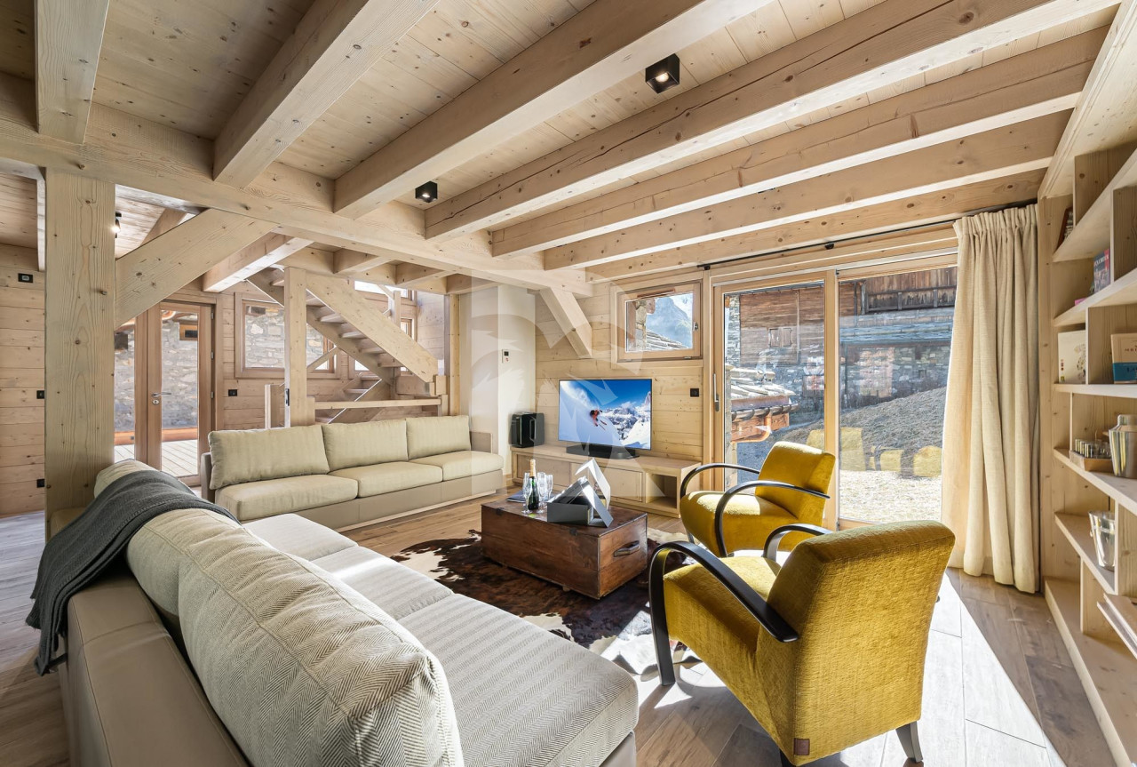 villa in Val d'Isere : Rent this ski in ski out chalet close to the accommodations in Val d'Isère. - Photo 1