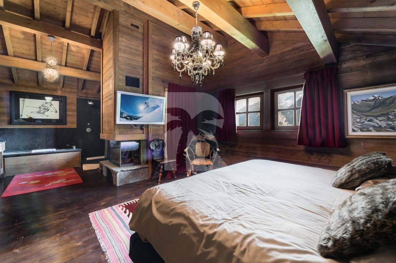 villa in Courchevel : Rent this chalet located in the private hamlet of Les Brigues, only 20 meters from the slopes. - Photo 9
