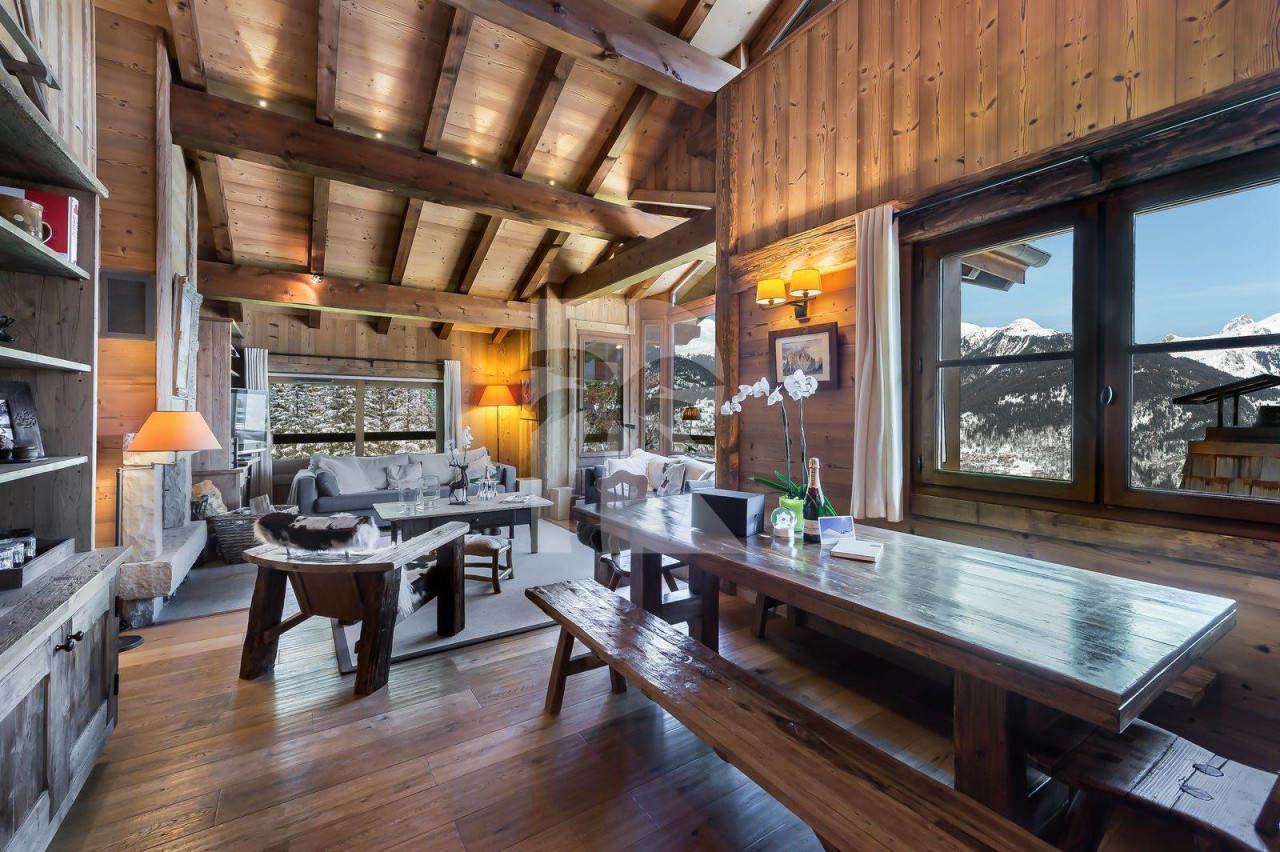 villa in Courchevel : Rent this nearby center of the resort and slopes in Courchevel Village. - Photo 3