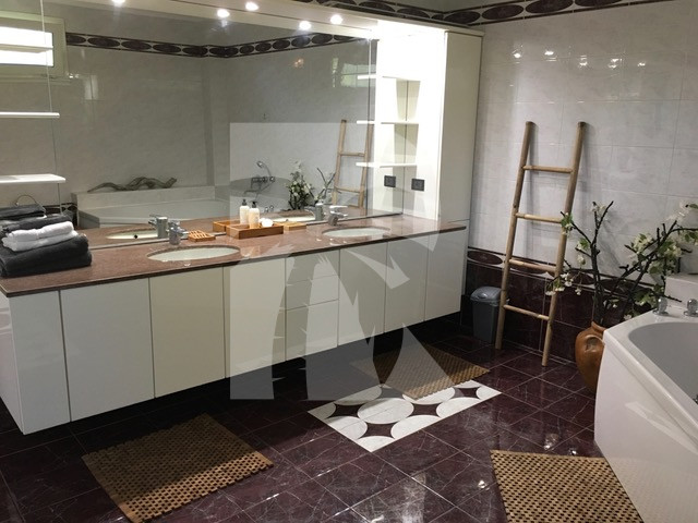 villa in Cap d'Antibes : Rent this cozy lovely property on the Cap d'Antibes at walking distance to ' The Group Beaches' for 8 guests. - Photo 3