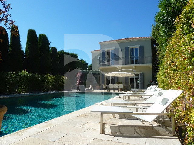 villa in Cap d'Antibes : Rent this cozy lovely property on the Cap d'Antibes at walking distance to ' The Group Beaches' for 8 guests. - Photo 0