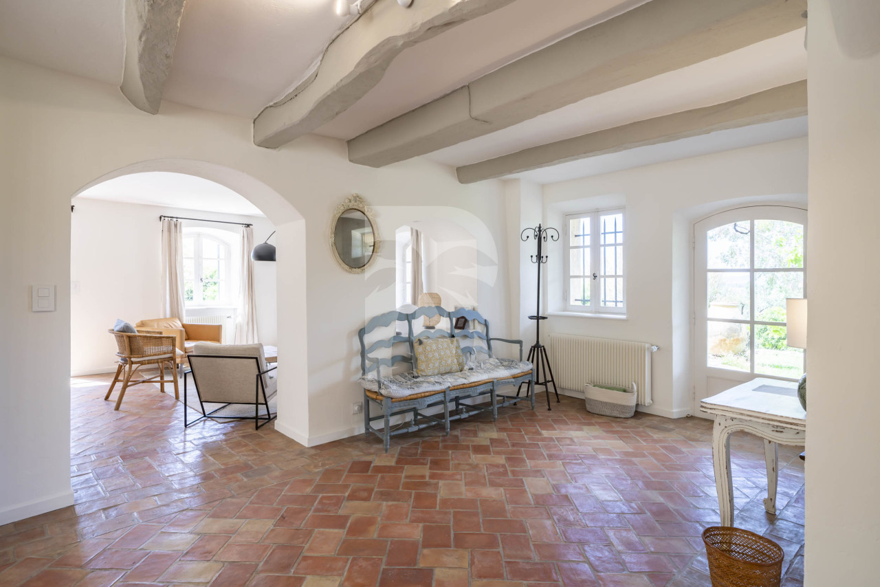 villa in Grasse : Rent this 8 bedrooms provencal villa between Valbonne and Grasse, perfect for family holidays. - Photo 11