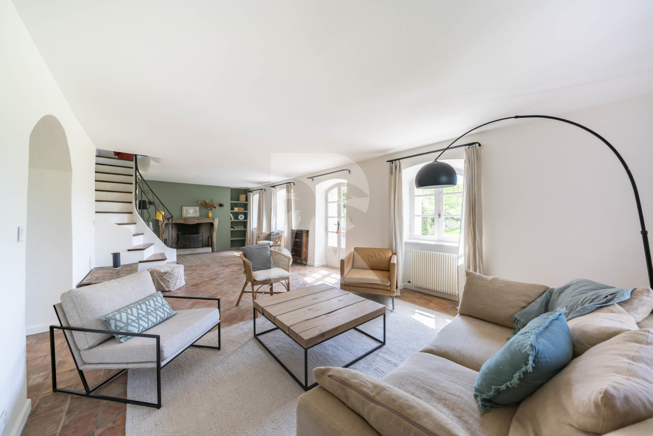 villa in Grasse : Rent this 8 bedrooms provencal villa between Valbonne and Grasse, perfect for family holidays. - Photo 8