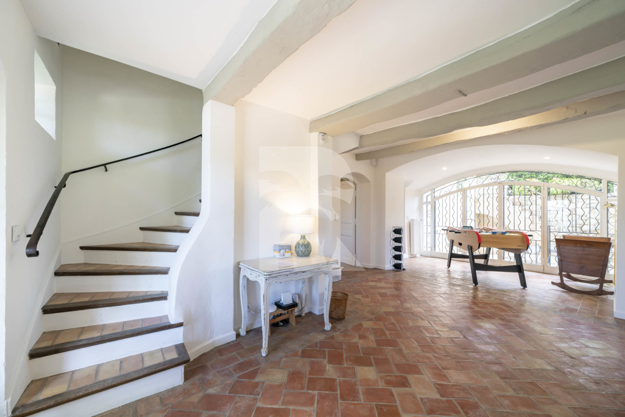 villa in Grasse : Rent this 8 bedrooms provencal villa between Valbonne and Grasse, perfect for family holidays. - Photo 7