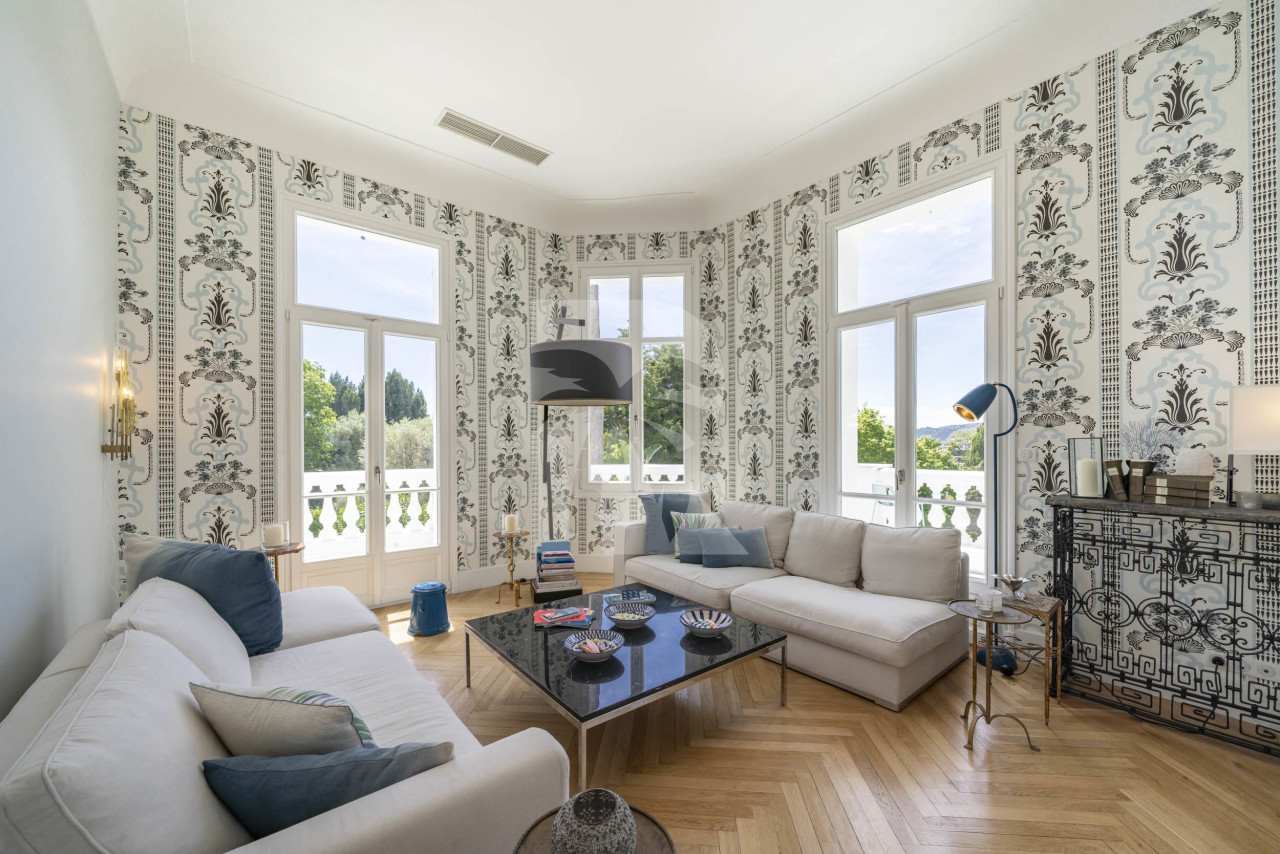 villa in Cap d'Antibes : Rent this 6 bedroom  villa in a quiet area on the cap d'Antibes, walking distance to Juan les Pins. - Photo 8