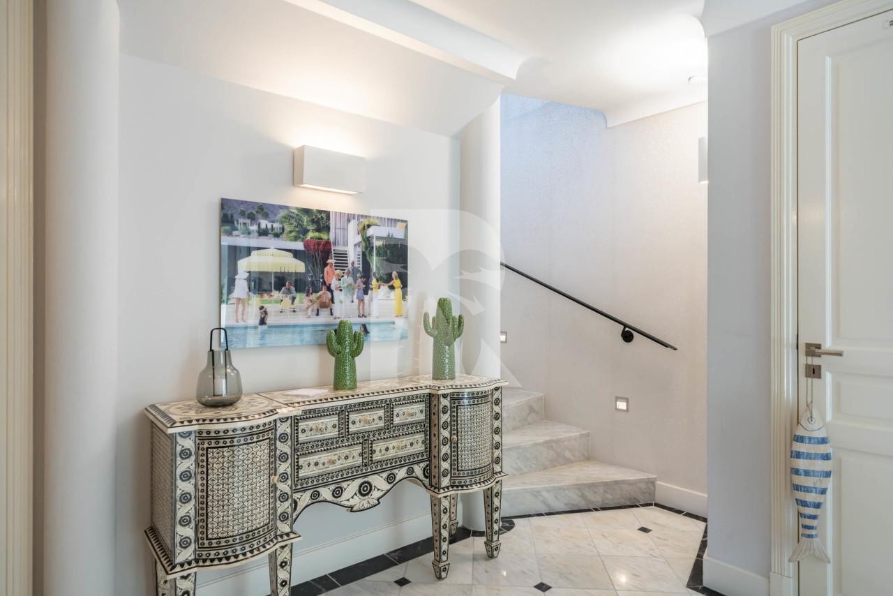 villa in Cap d'Antibes : Rent this 6 bedroom  villa in a quiet area on the cap d'Antibes, walking distance to Juan les Pins. - Photo 6