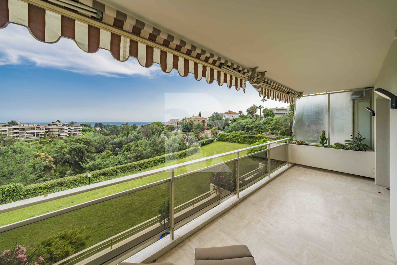 apartment in Cannes : Rent beautiful contemporary 3 bedroom apartment - Photo 1
