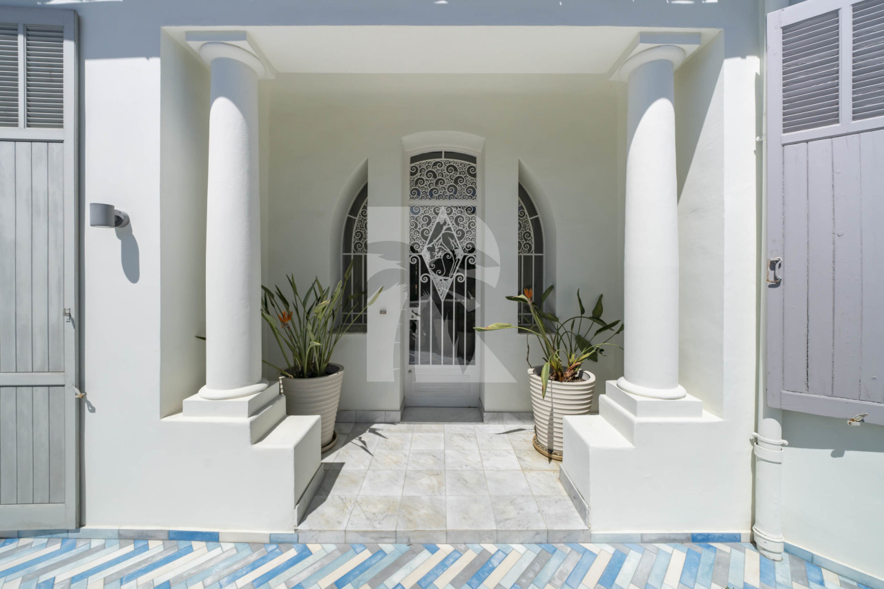 villa in Cap d'Antibes : Rent this 6 bedroom  villa in a quiet area on the cap d'Antibes, walking distance to Juan les Pins. - Photo 5