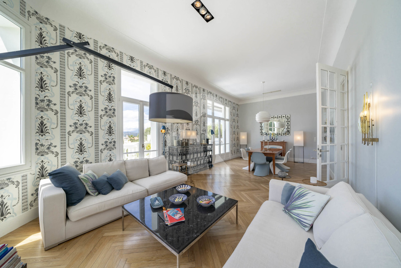 villa in Cap d'Antibes : Rent this 6 bedroom  villa in a quiet area on the cap d'Antibes, walking distance to Juan les Pins. - Photo 9