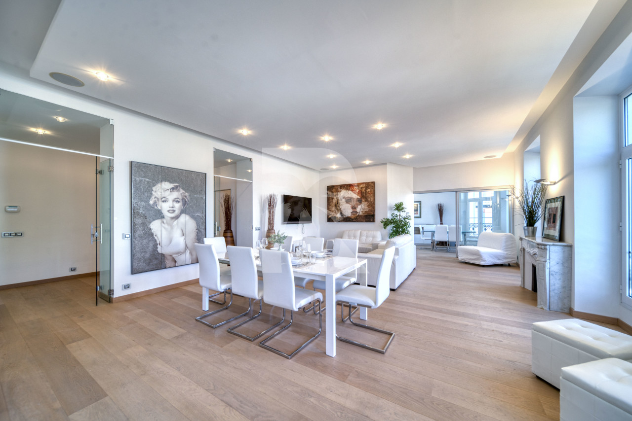 apartment in Cannes : Rent an incredible 3-bedroom apartment in front of Palais des Festivals - Photo 5