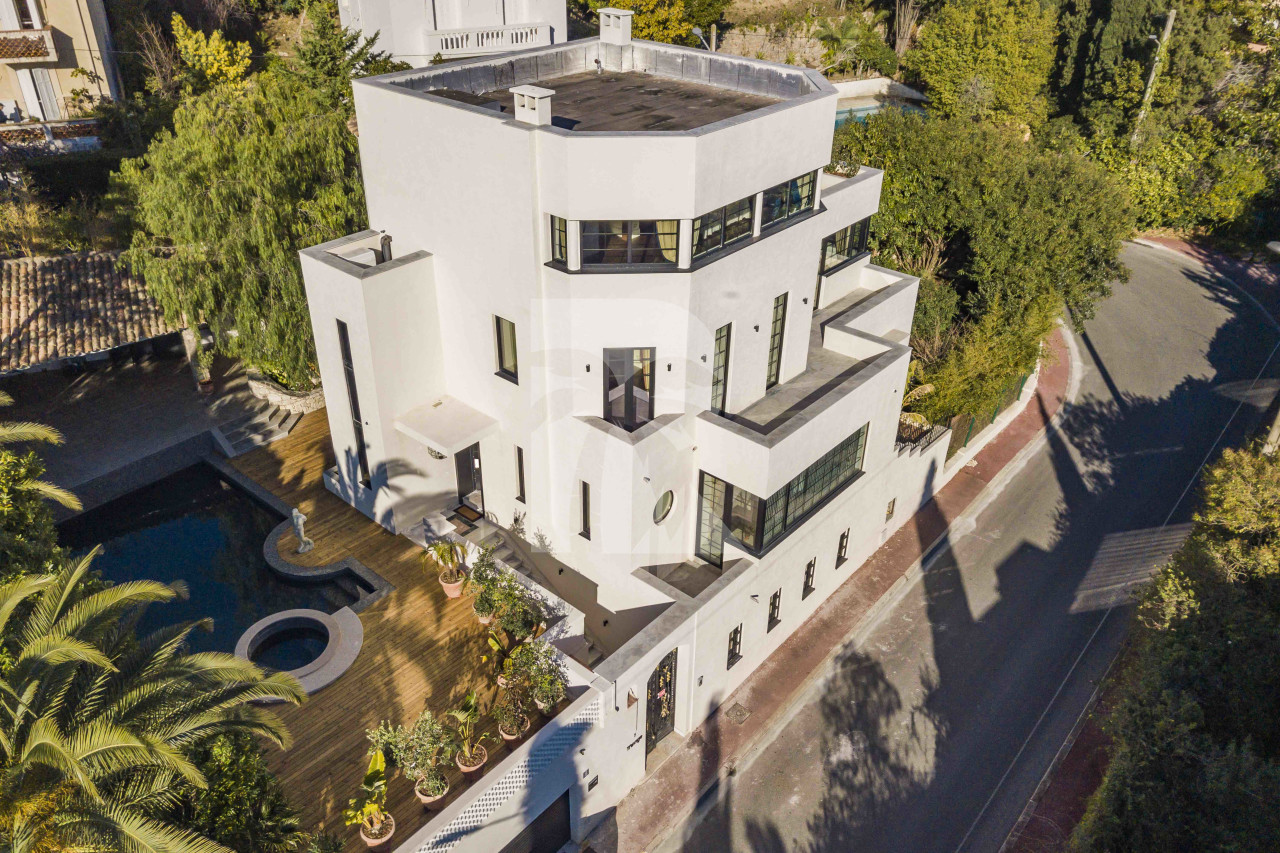 villa in Cannes : Rent beautiful modern villa in the lower Californie area of Cannes - Photo 0