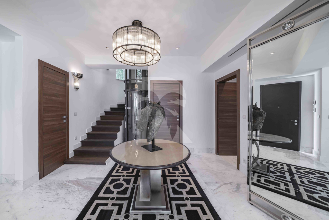 villa in Cannes : Rent beautiful modern villa in the lower Californie area of Cannes - Photo 5