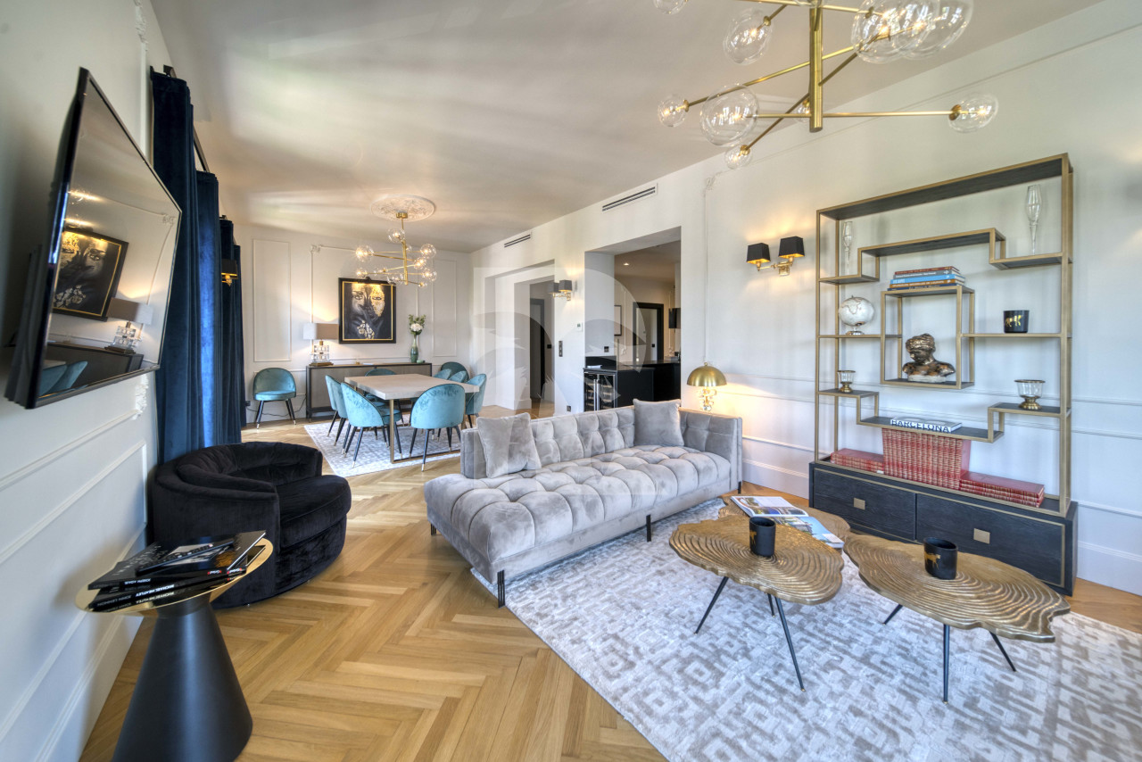 apartment in Cannes : Rent modern 5 bedroom apartment facing the Palais de Festival - Photo 4