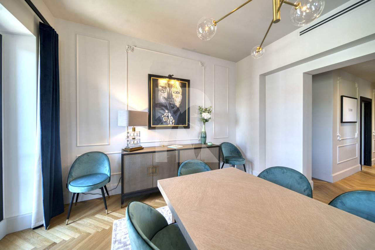 apartment in Cannes : Rent modern 5 bedroom apartment facing the Palais de Festival - Photo 8