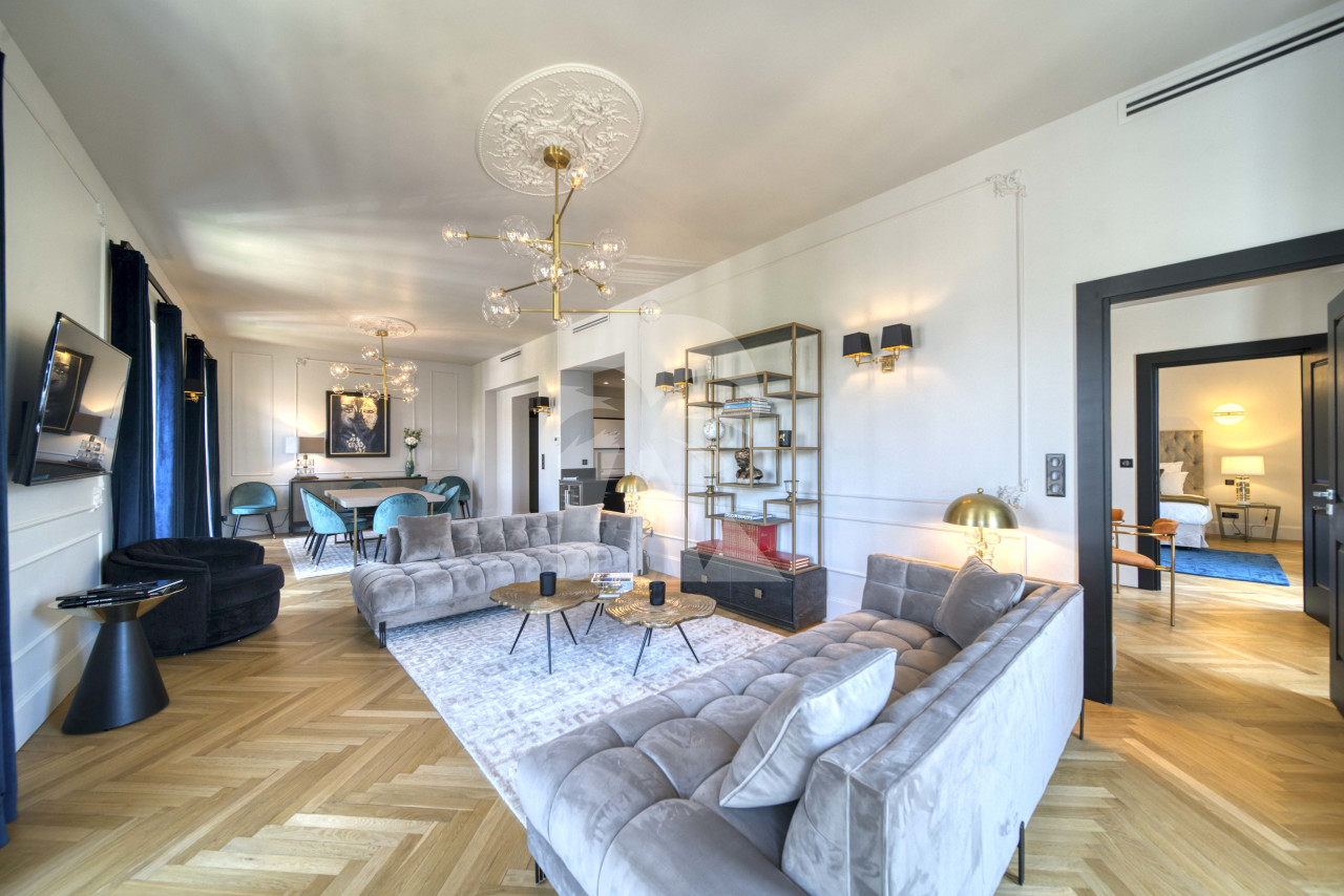 apartment in Cannes : Rent modern 5 bedroom apartment facing the Palais de Festival - Photo 0