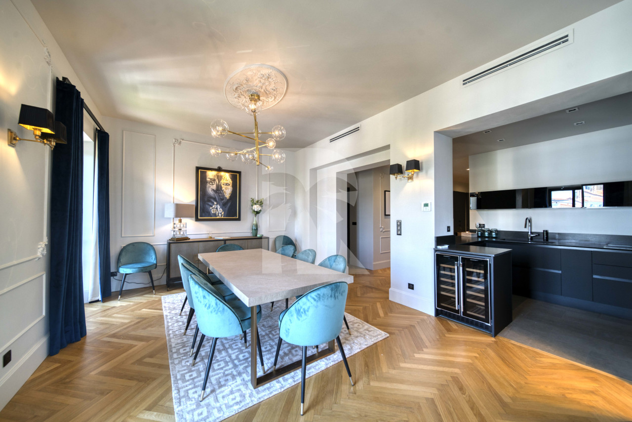 apartment in Cannes : Rent modern 5 bedroom apartment facing the Palais de Festival - Photo 6
