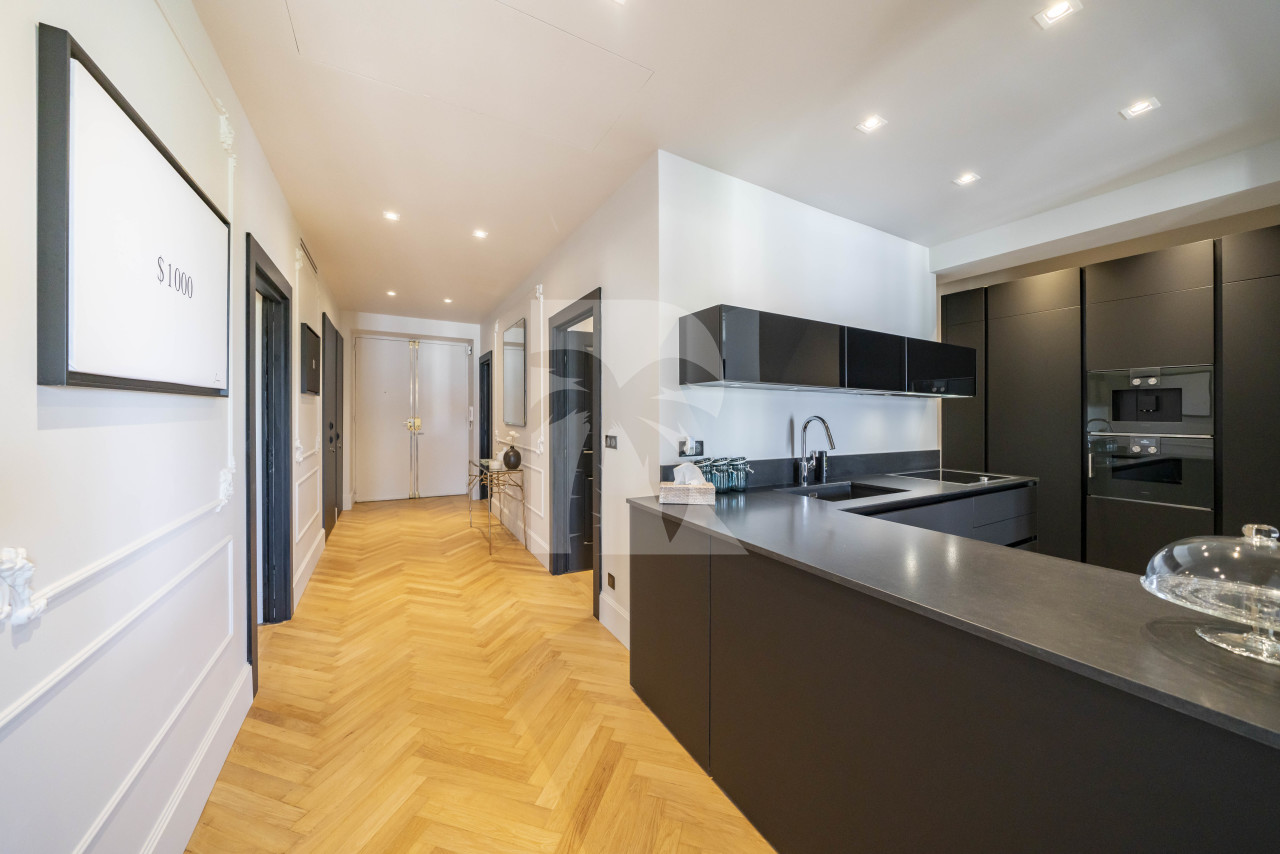apartment in Cannes : Rent modern 5 bedroom apartment facing the Palais de Festival - Photo 1