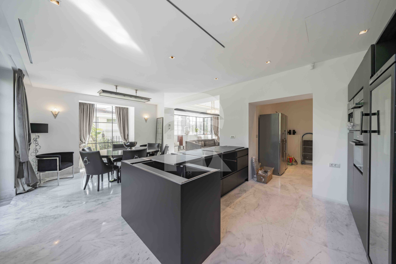 villa in Cannes : Rent beautiful modern villa in the lower Californie area of Cannes - Photo 9