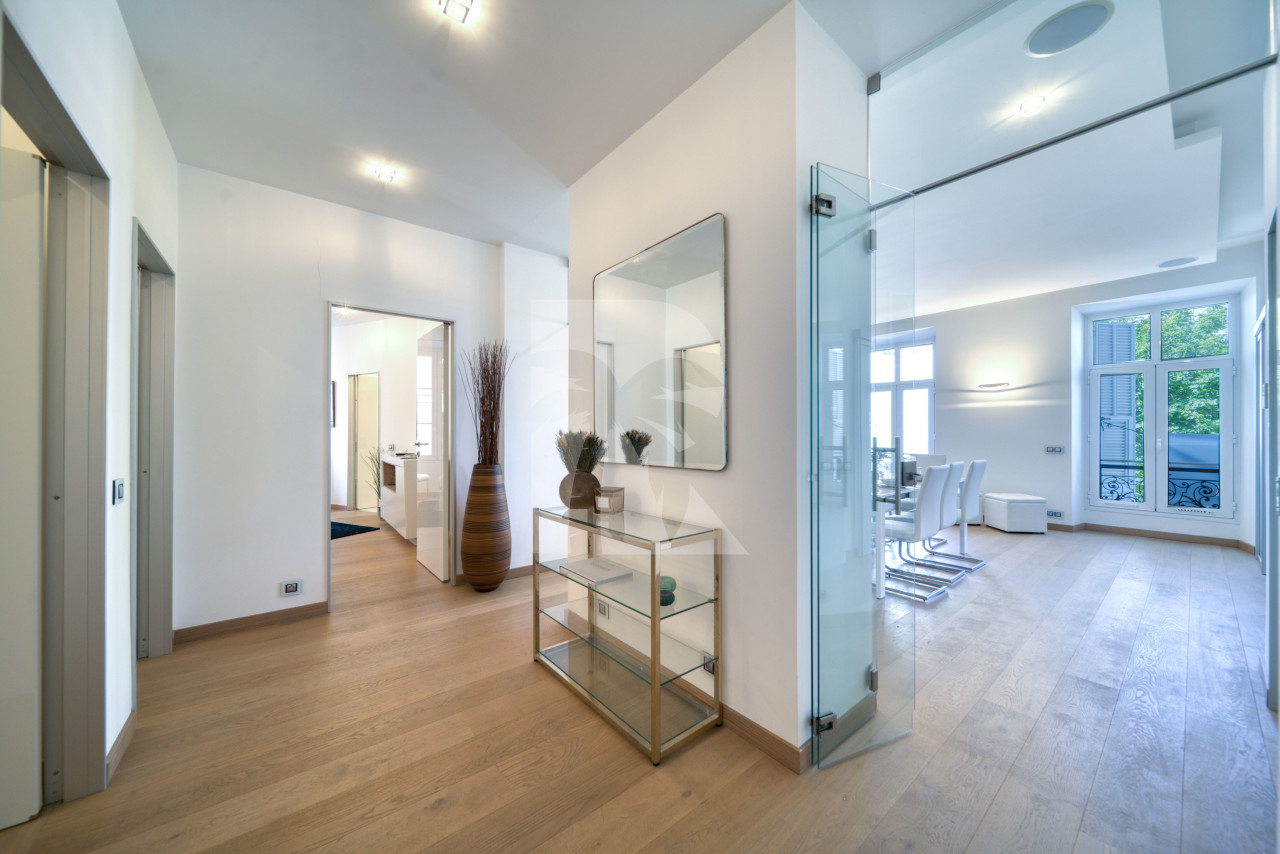 apartment in Cannes : Rent an incredible 3-bedroom apartment in front of Palais des Festivals - Photo 0