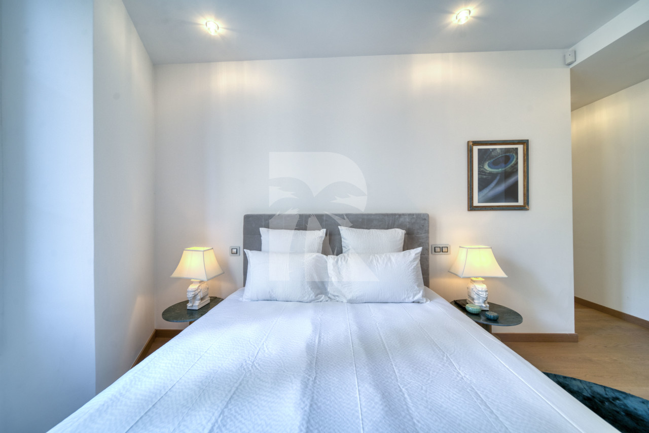 apartment in Cannes : Rent an incredible 3-bedroom apartment in front of Palais des Festivals - Photo 12