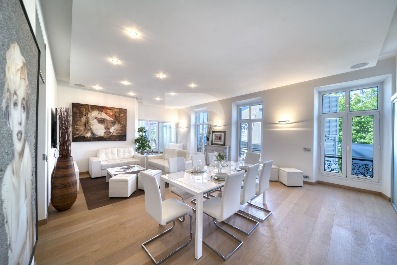 apartment in Cannes : Rent an incredible 3-bedroom apartment in front of Palais des Festivals - Photo 7