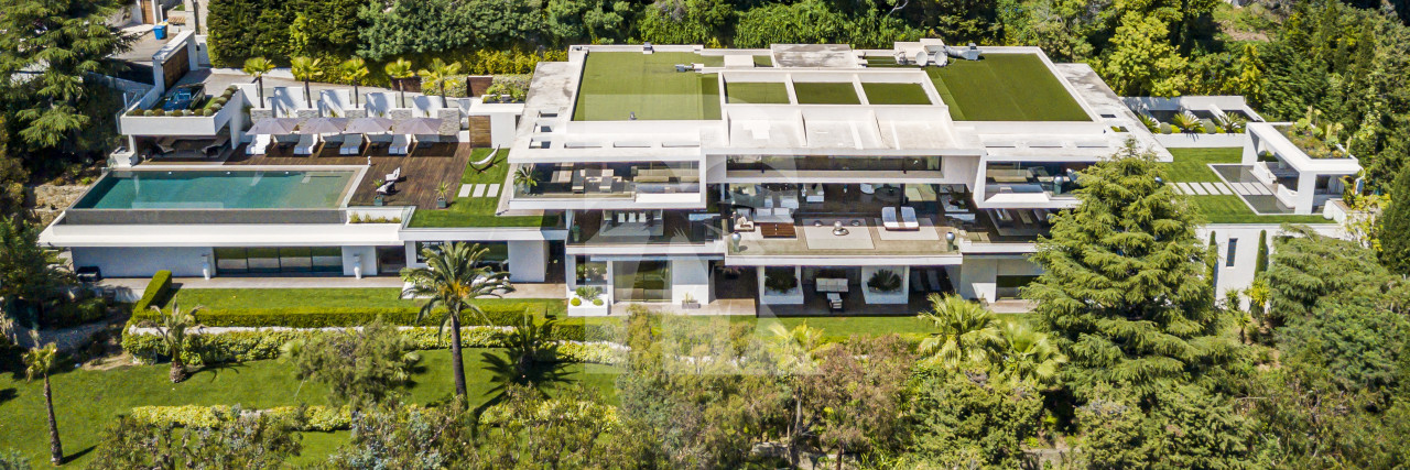 villa in Cannes : Rent one of Cannes most stunning Villas, Ultra Modern 8 bedroom mansion in the hills of Cannes close to the Croisette and the beaches - Photo 7