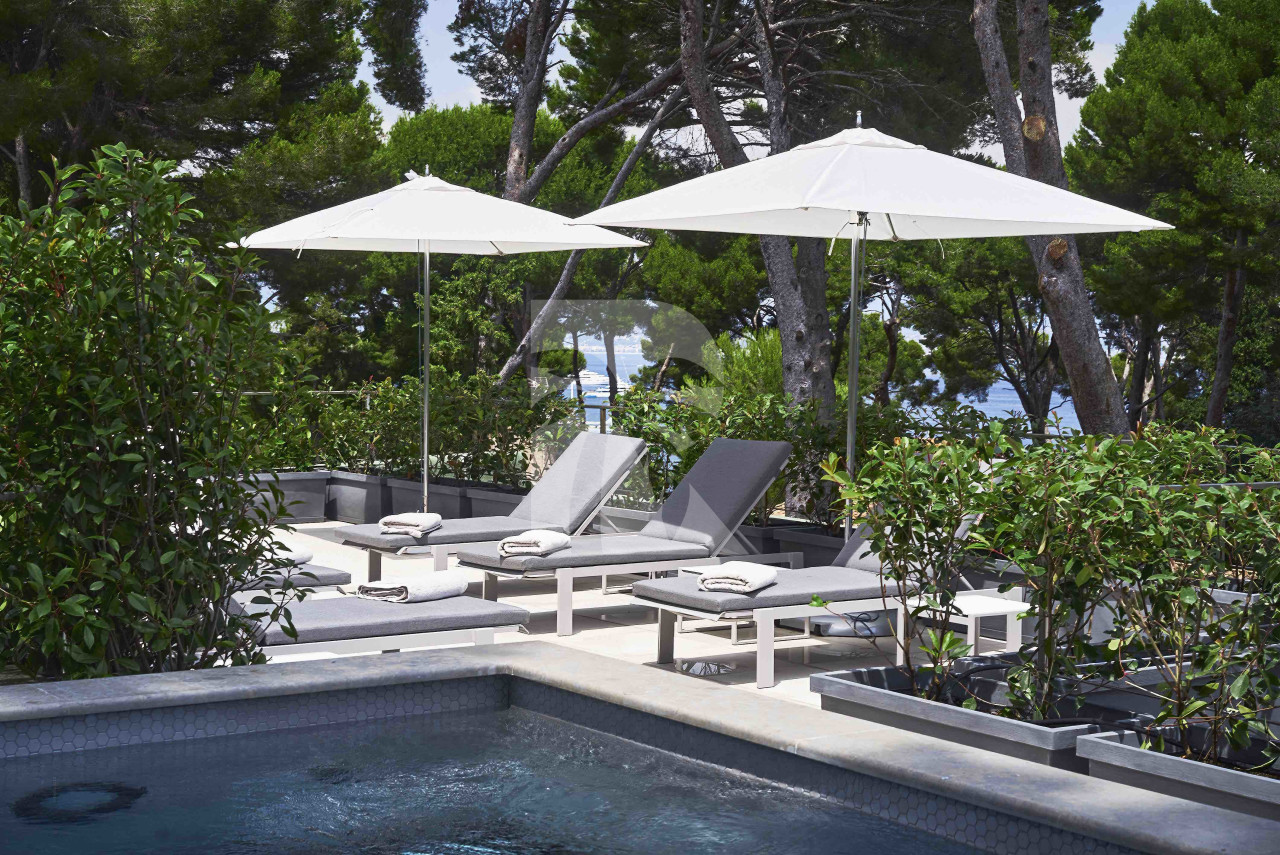 villa in Cap d'Antibes : Rent this brand new villa with a sea view on the cap d'Antibes. - Photo 4