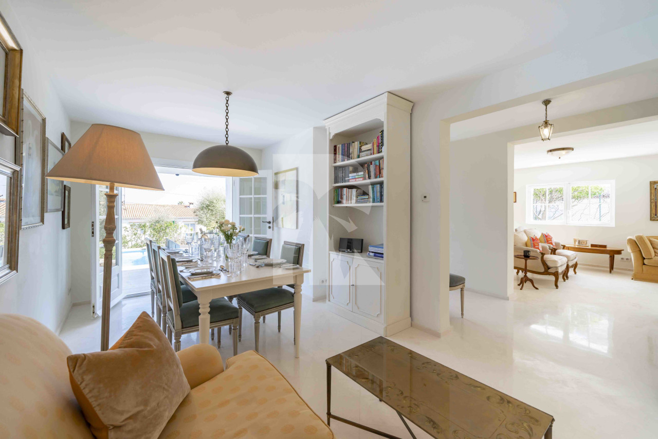 villa in Antibes : Rent beautiful 4 bedroom villa situated in a quiet residential area in Antibes - Photo 12