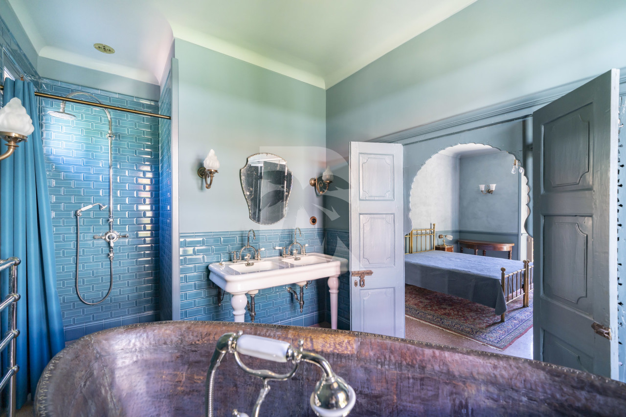 villa in Cannes : Rent this historic property built in 1875  in Cannes, which can accommodate up to 8 guests. - Photo 8