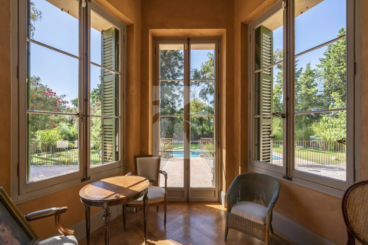 villa in Cannes : Rent this historic property built in 1875  in Cannes, which can accommodate up to 8 guests. - Photo 3