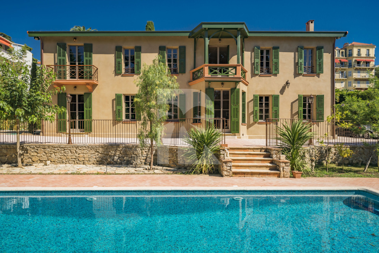 villa in Cannes : Rent this historic property built in 1875  in Cannes, which can accommodate up to 8 guests. - Photo 0