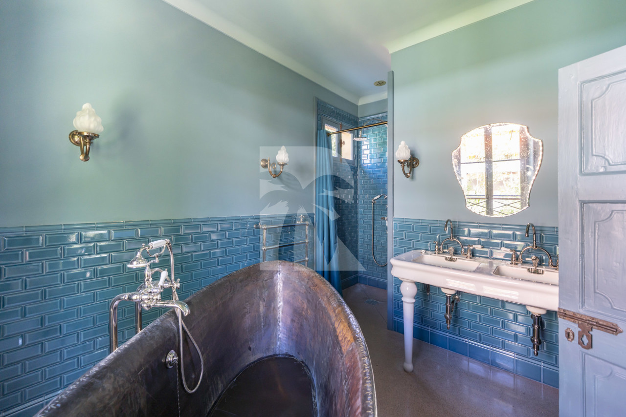 villa in Cannes : Rent this historic property built in 1875  in Cannes, which can accommodate up to 8 guests. - Photo 9