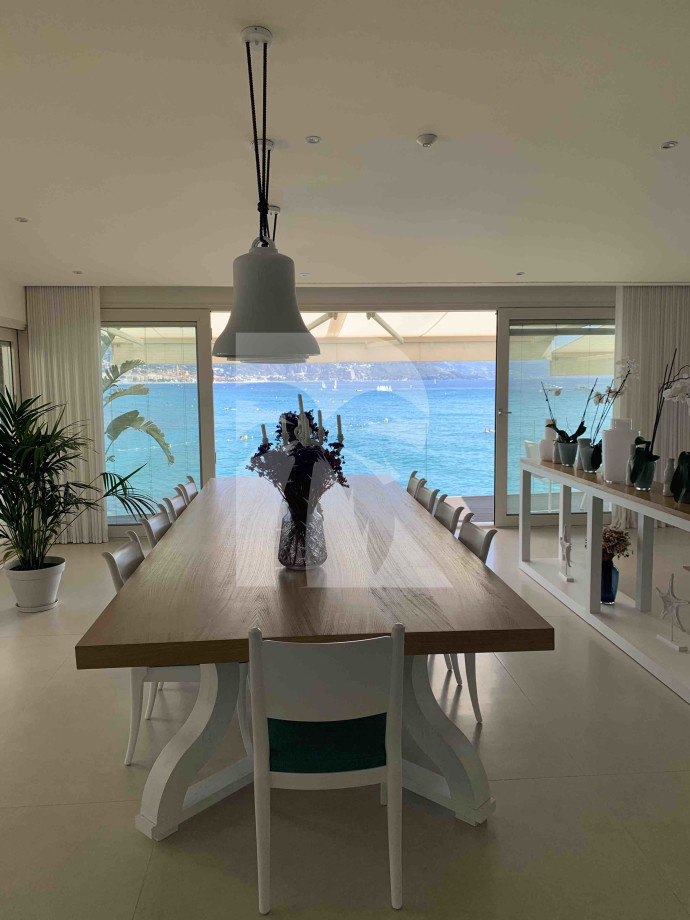 villa in Roquebrune-Cap-Martin : Rent a 4-bedroom stunning waterfront property in Roquebrune Cap Martin. - Photo 5