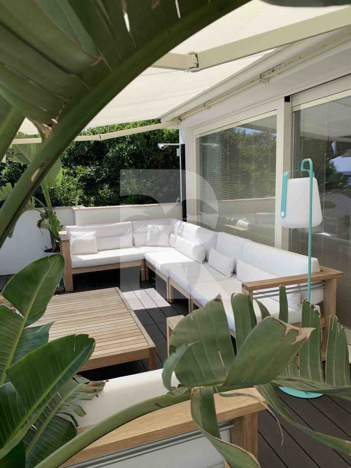 villa in Roquebrune-Cap-Martin : Rent a 4-bedroom stunning waterfront property in Roquebrune Cap Martin. - Photo 6