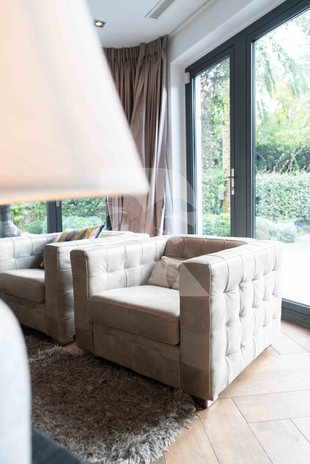 villa in Mougins : Rent wonderful 5 bedroom villa located in a prestigious domaine in Mougins - Photo 3