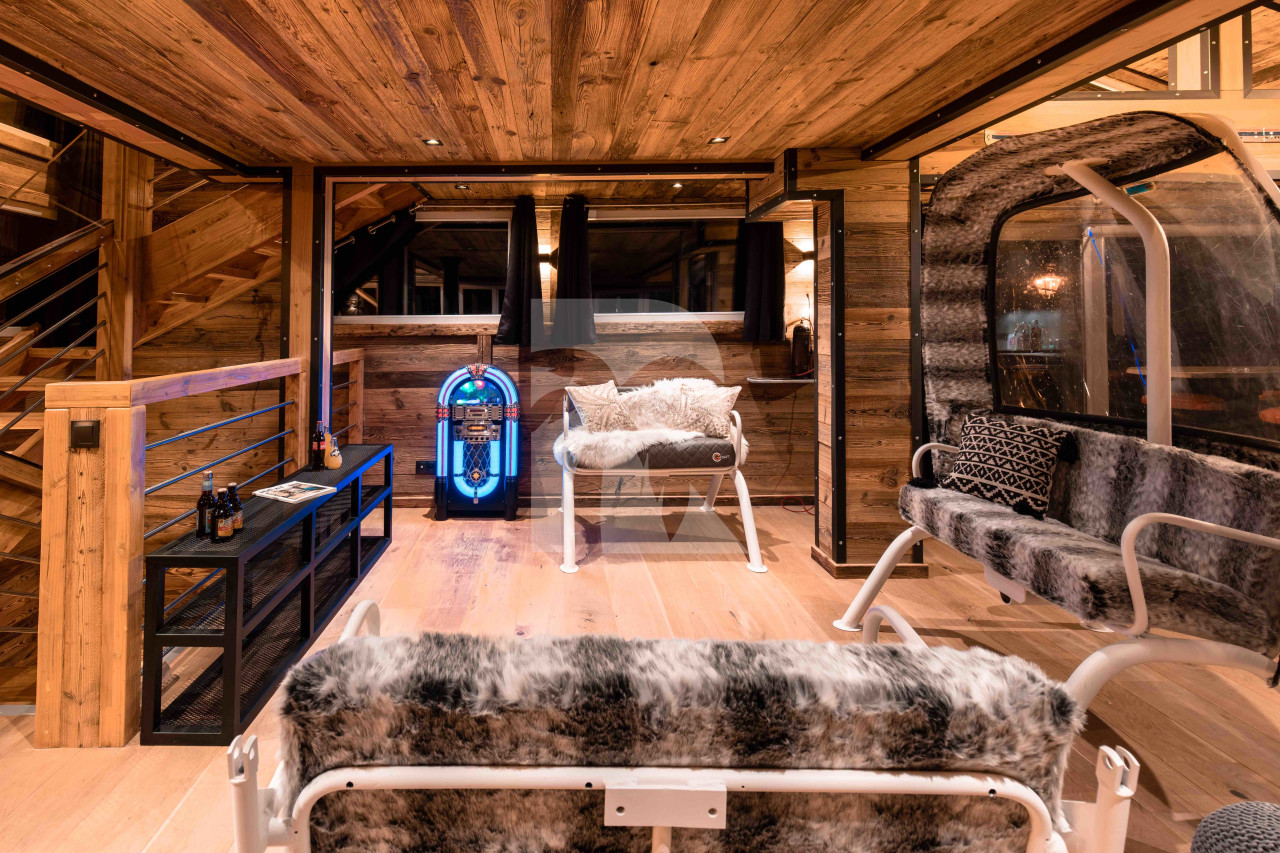 villa in Tignes : Rent deluxe chalet with spectacular view of Mont Blanc - Photo 2
