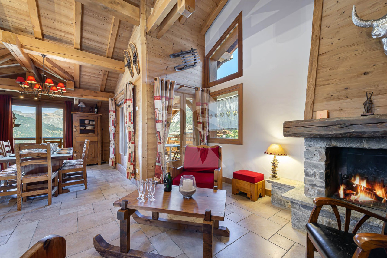 villa in Courchevel : Rent lovely chalet in Courchevel Village - Photo 2