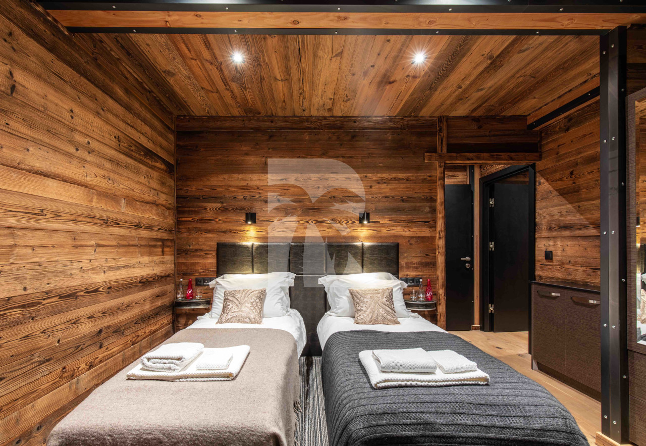 apartment in Tignes : Rent deluxe chalet with one of the finest views in the resort - Photo 12